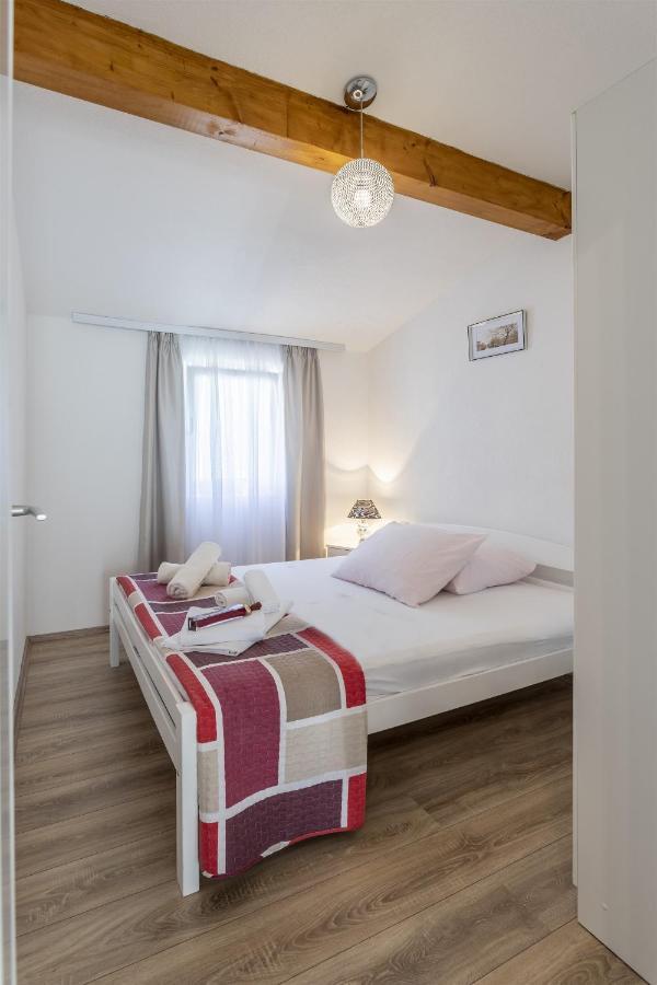 Holiday Home Dijamant Kučiće Exteriér fotografie