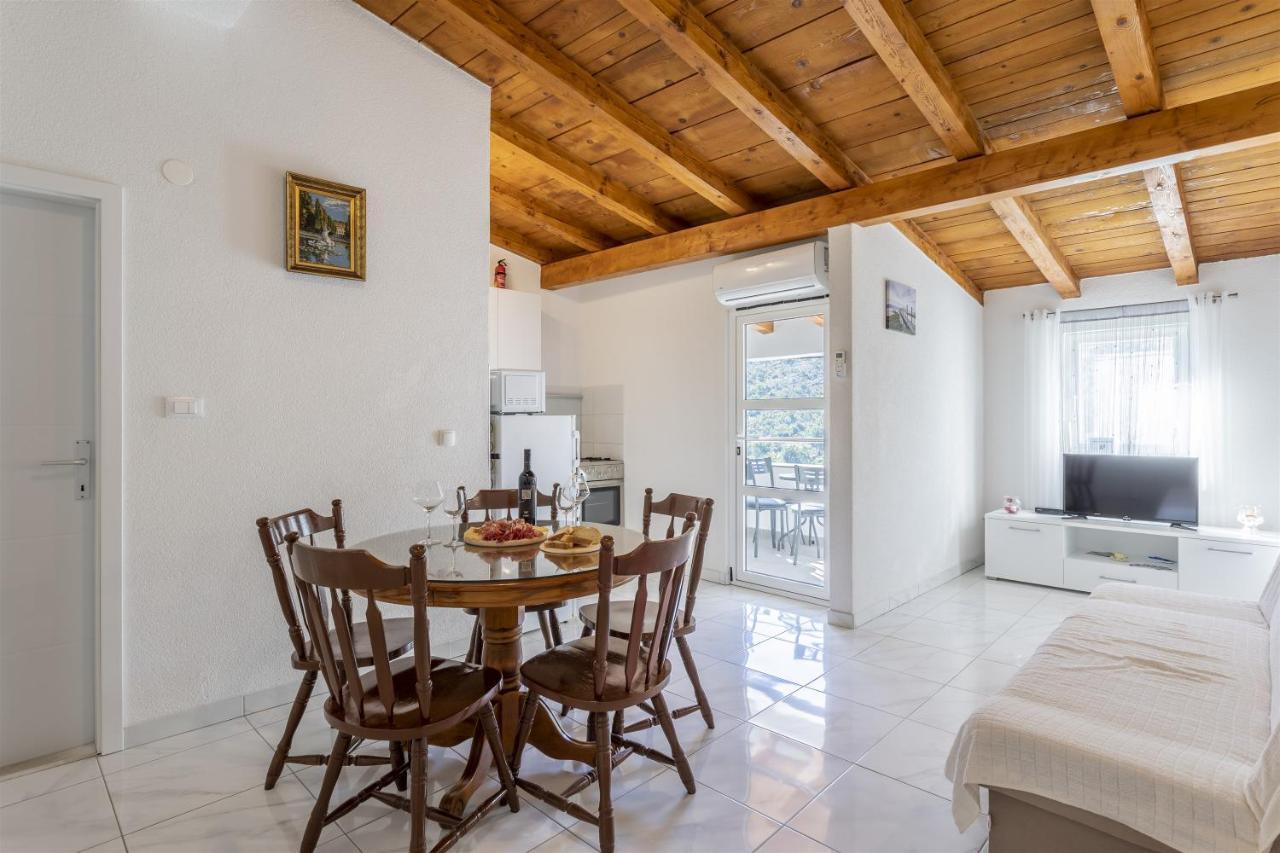 Holiday Home Dijamant Kučiće Exteriér fotografie