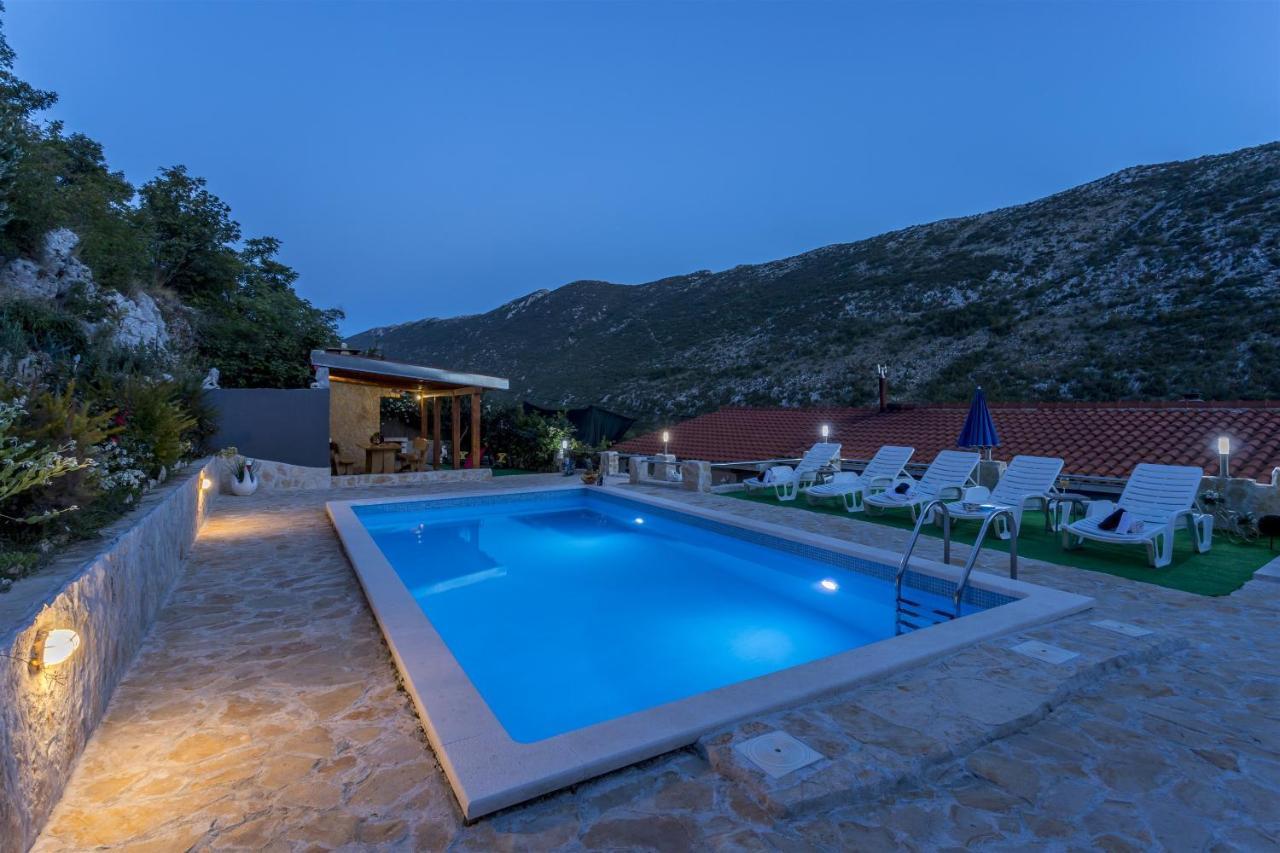 Holiday Home Dijamant Kučiće Exteriér fotografie