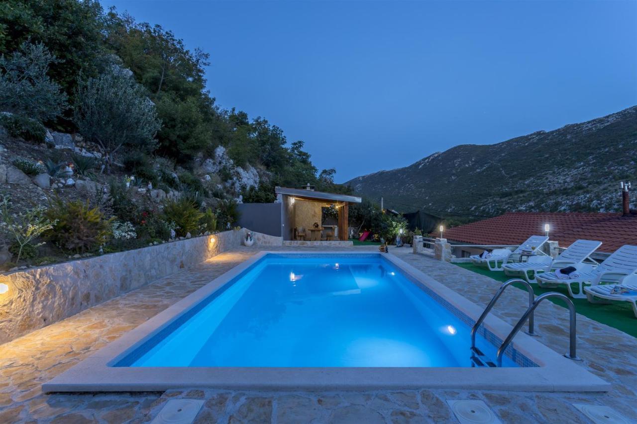 Holiday Home Dijamant Kučiće Exteriér fotografie