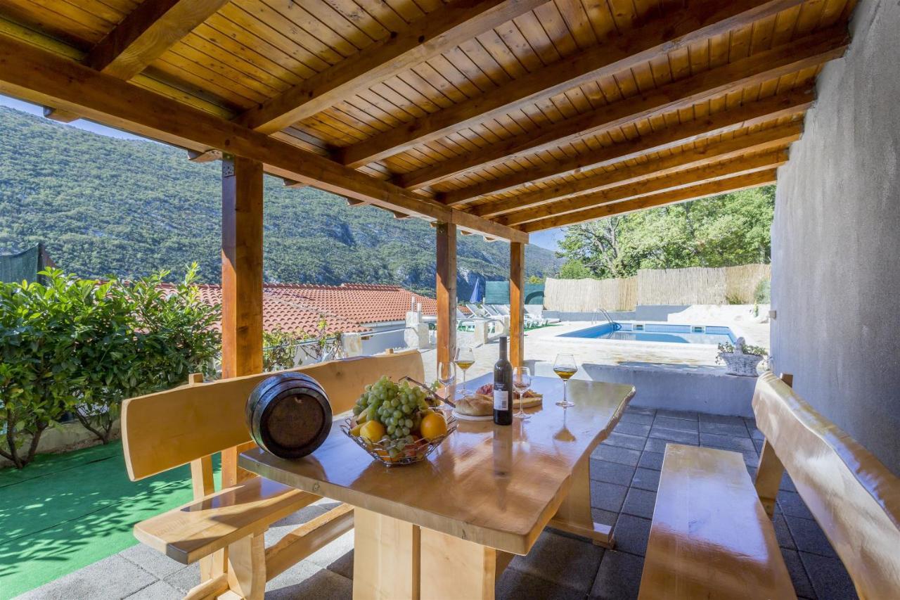 Holiday Home Dijamant Kučiće Exteriér fotografie