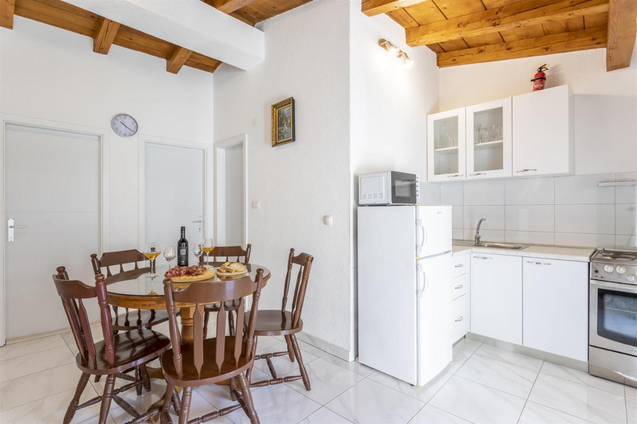 Holiday Home Dijamant Kučiće Exteriér fotografie