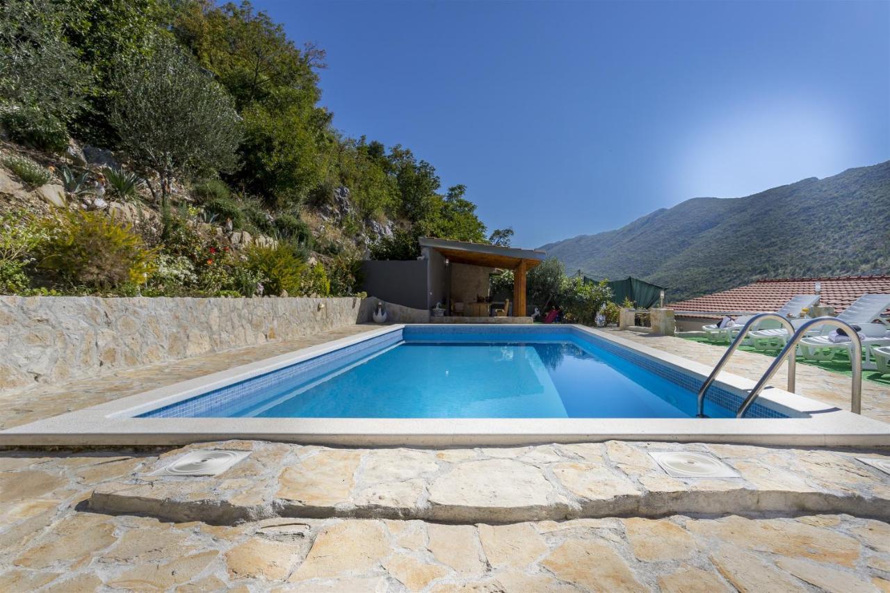Holiday Home Dijamant Kučiće Exteriér fotografie